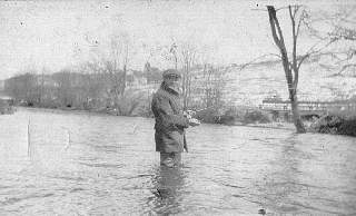 gpa lacey fishing at parkston 1940.jpg
